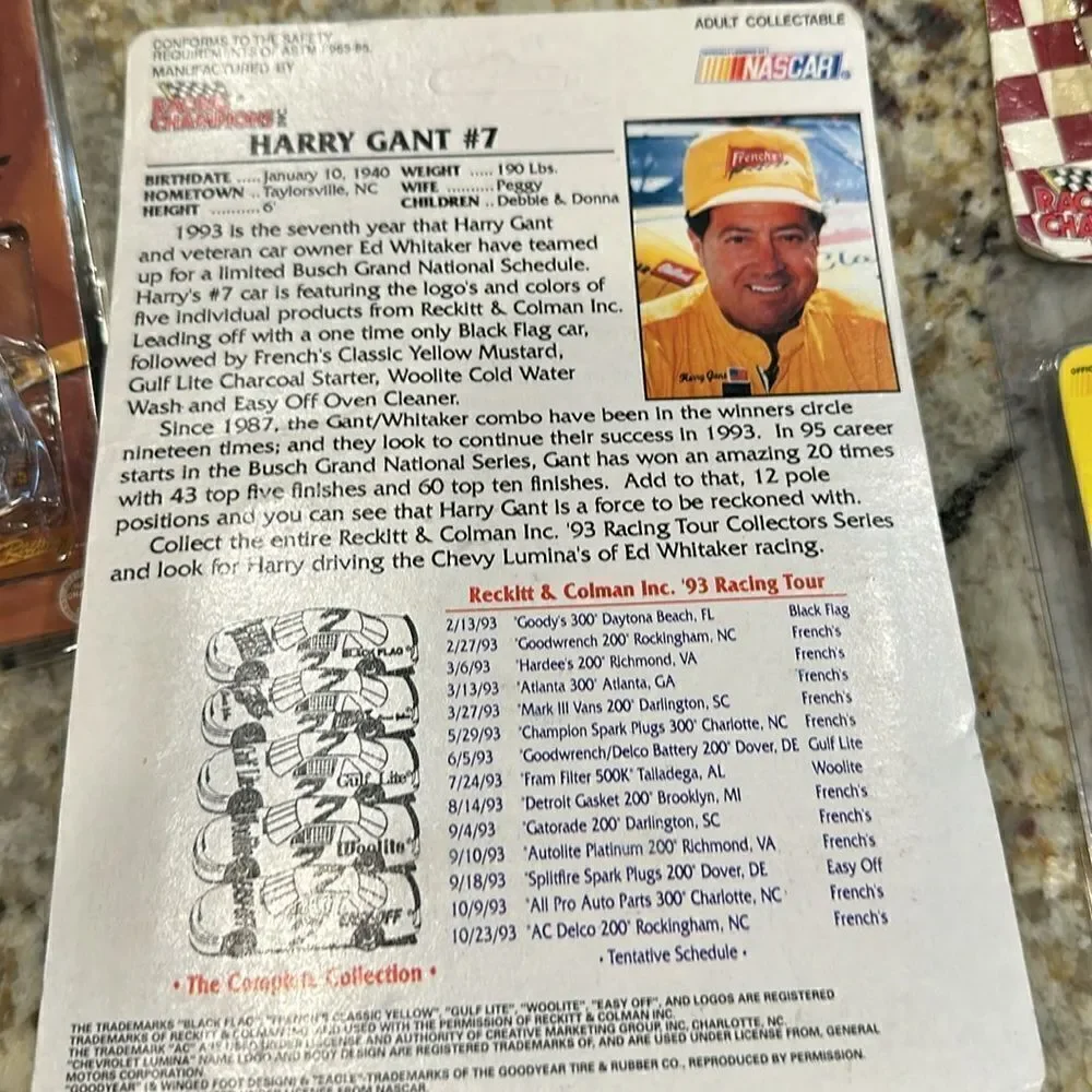 Die cast car lot. Vintage. Sealed 12 cars total will part out upon request.